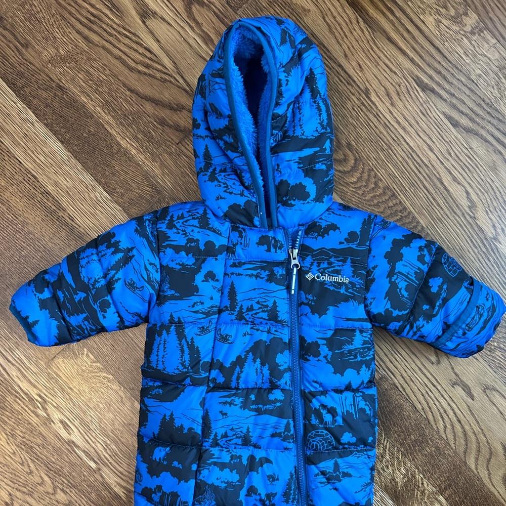 Columbia 3-6 month Bunting. Excellent condition